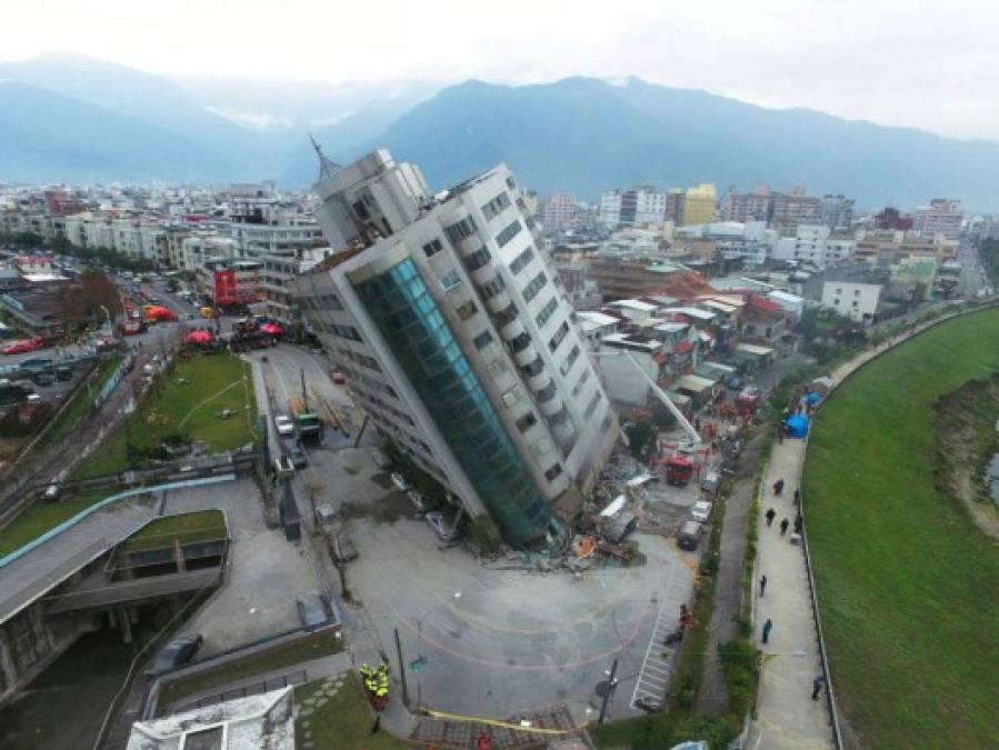 Los fotos más impactantes que dejó el sismo en Taiwán