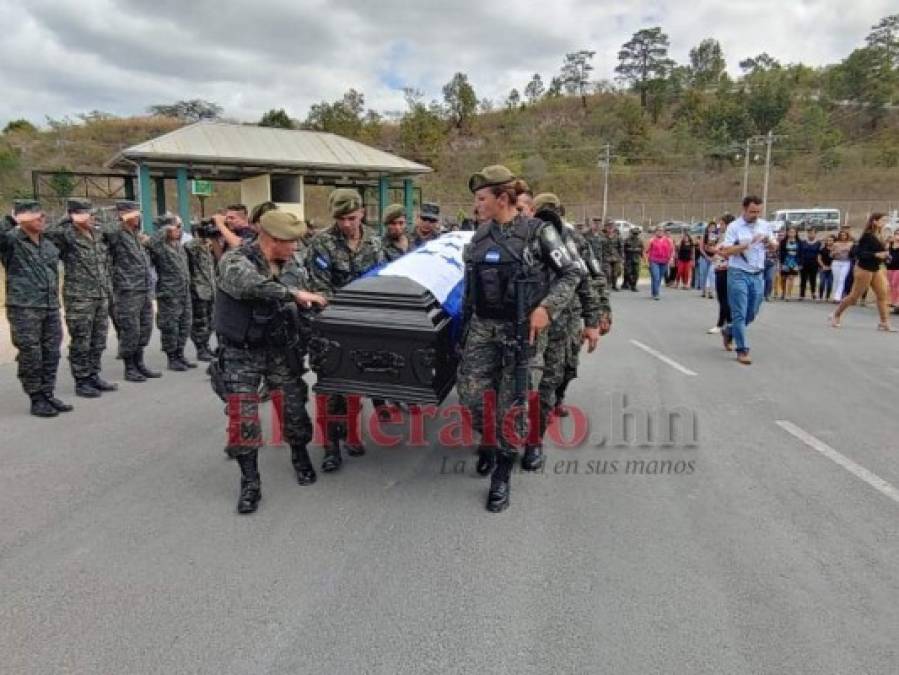 FOTOS: Misa en honor a policías caídos en fuga de cabecilla de la MS-13
