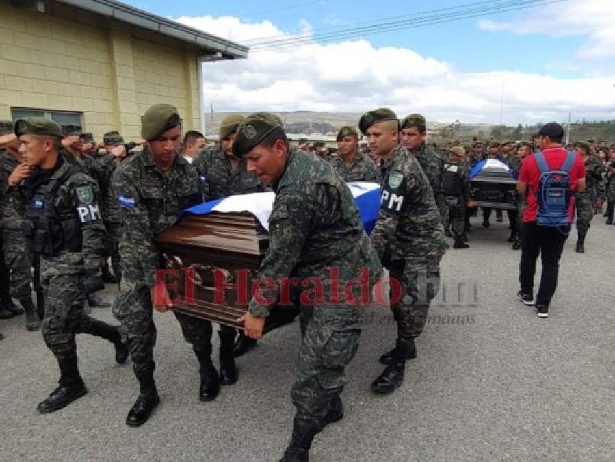 FOTOS: Misa en honor a policías caídos en fuga de cabecilla de la MS-13