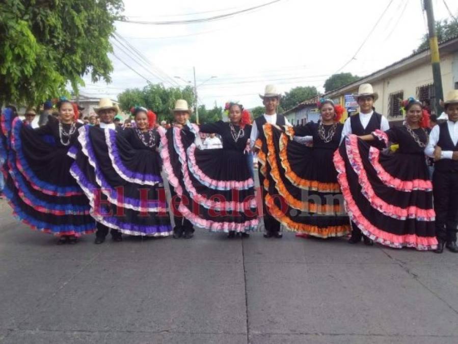 FOTOS: Color, alegría y fervor, así se viven los desfiles en Comayagua