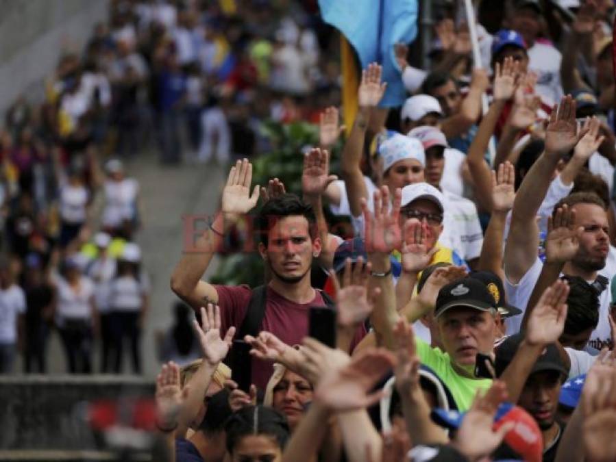 Masivas manifestaciones en Venezuela desafían régimen de Nicolás Maduro