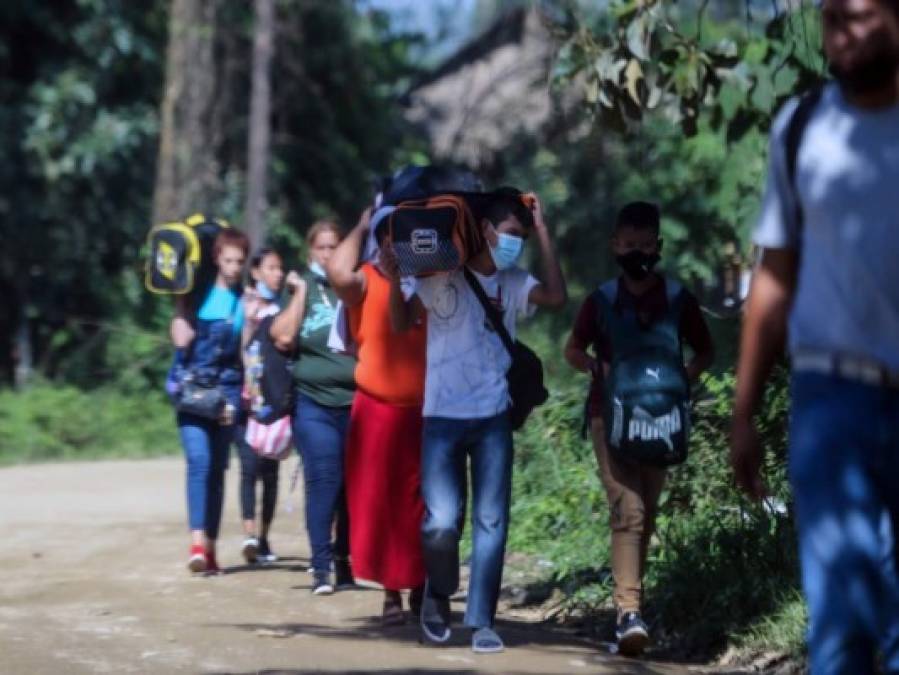 FOTOS: Caravana migrante de hondureños se diluye ante presión policial en Guatemala