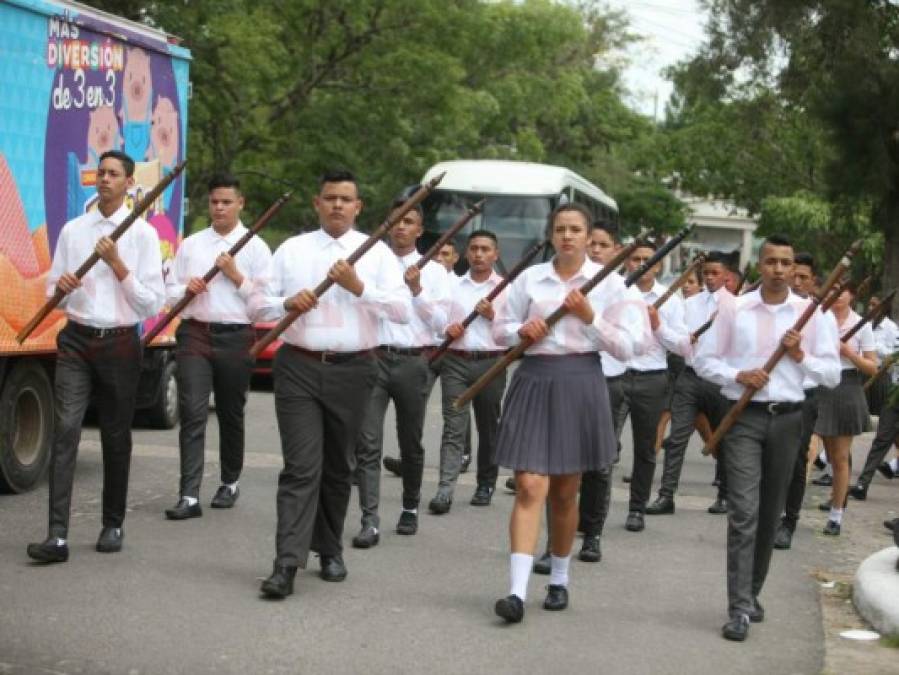 ¡Orgullo! El Instituto Central Vicente Cáceres celebra su 139 aniversario