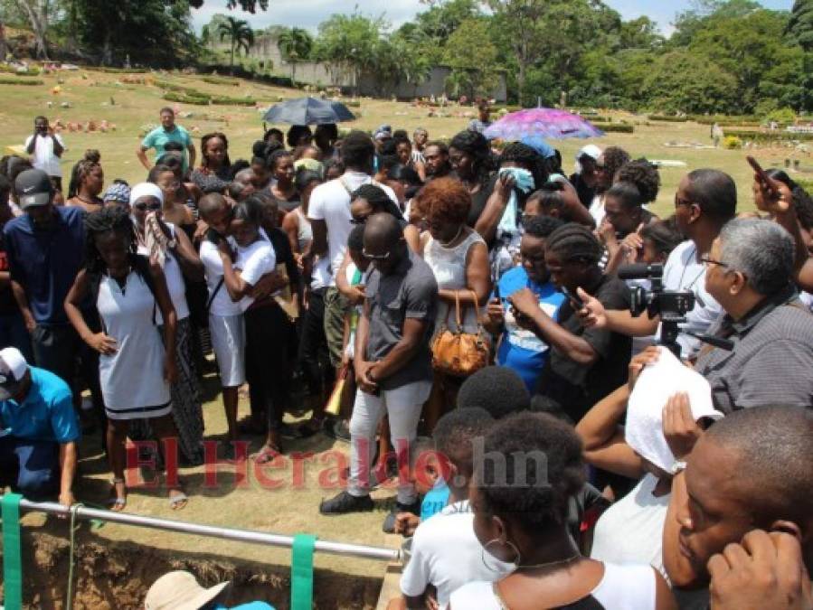 FOTOS: Así fue el entierro de Walter 'Pery' Martínez en La Ceiba