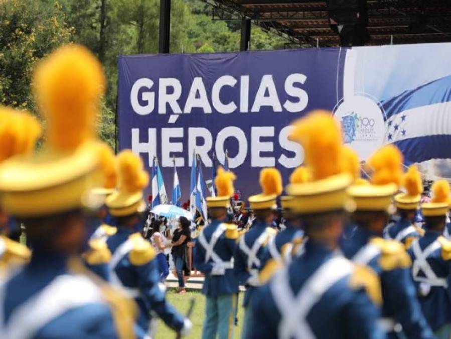 Show de paracaidistas conquista celebración de independencia (FOTOS)