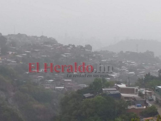 Fotos: Lluvias bañan por segundo día consecutivo la capital de Honduras