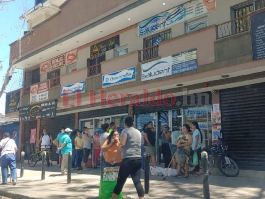 Capitalinos abarrotan mercados para abastecerse en plena cuarentena por Covid-19