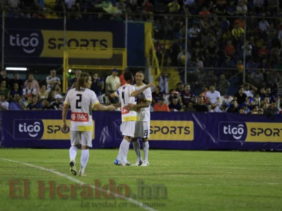 Las fotos del Duelo de Leyendas en el que Cambiasso, Materazzi, Hierro, Julio César y compañía brillaron en San Pedro Sula