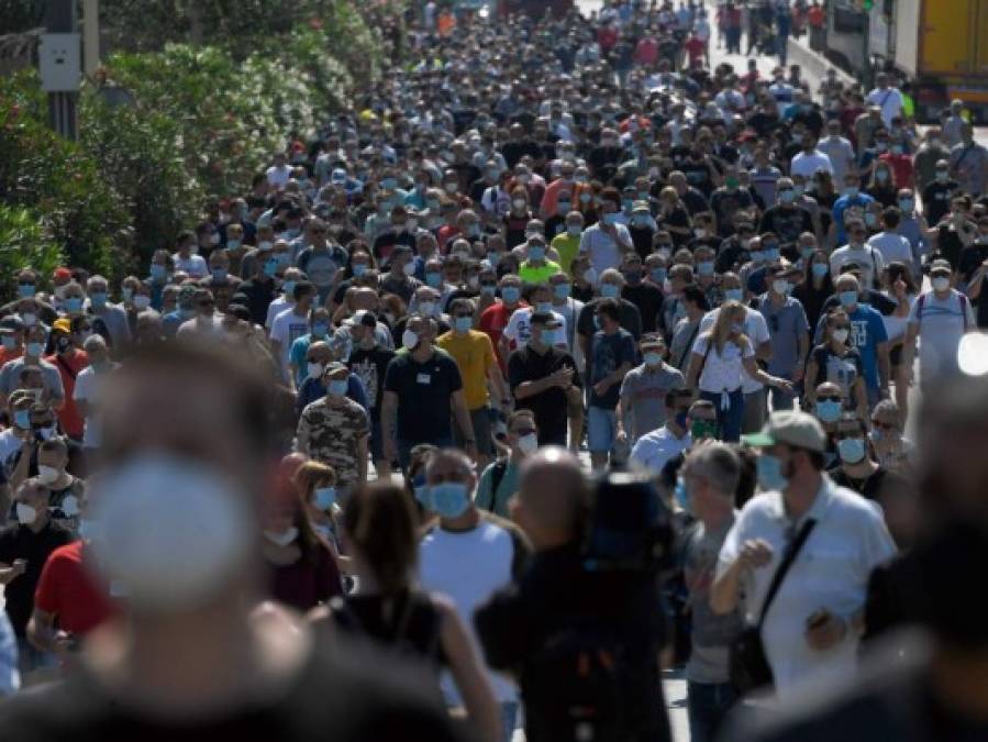 Enfado e impotencia: Trabajadores protestan por cierre de planta Nissan en España (FOTOS)