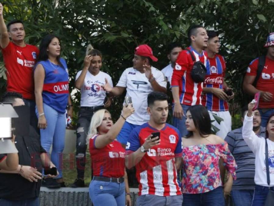 FOTOS: La Ultra Fiel pinta de tricolor las calles sampedranas en apoyo al León