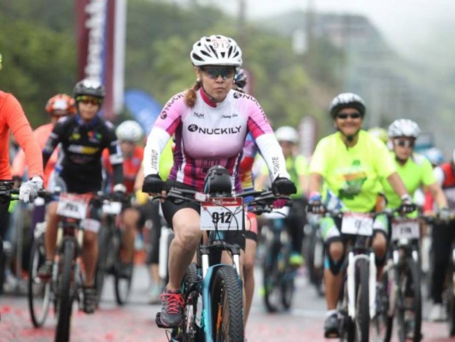 Las mujeres que se robaron el show en la Sexta Vuelta Ciclística de Tegucigalpa