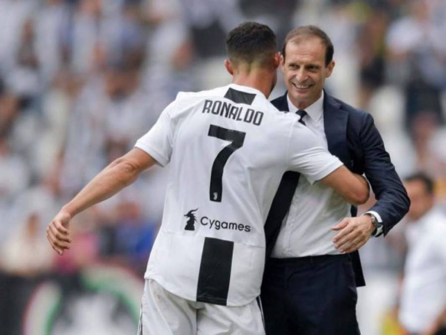 Las mejores imágenes de la celebración de Cristiano Ronaldo tras anotar su primer doblete con la Juventus