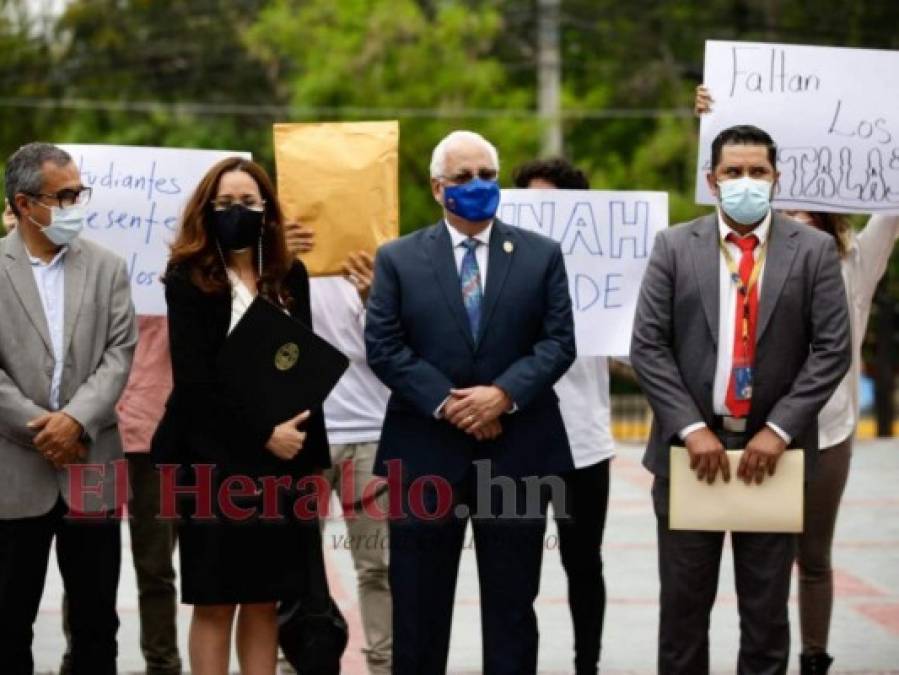 'UNAH no ZEDE': Interponen recurso de inconstitucionalidad en la CSJ (FOTOS)