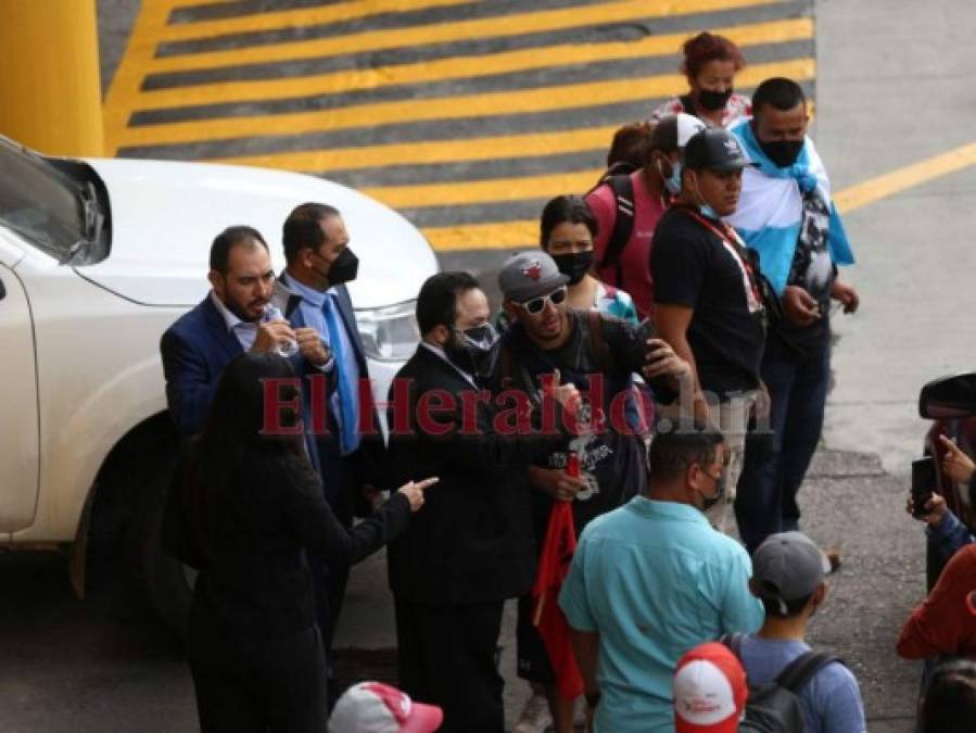 Así se marcharon los diputados de Libre después del alboroto en el Congreso Nacional  