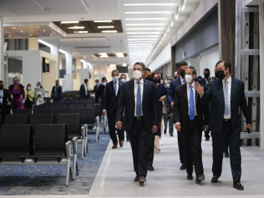 Así fue la histórica inauguración del aeropuerto internacional de Palmerola (Fotos)