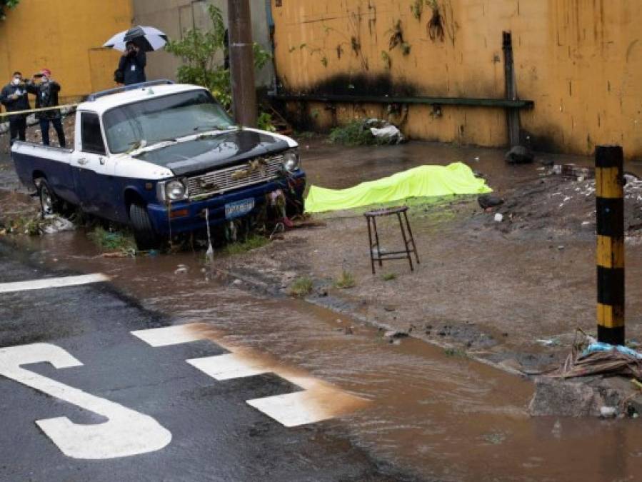 Muertos e inundaciones: estragos de la tormenta Amanda en El Salvador (FOTOS)