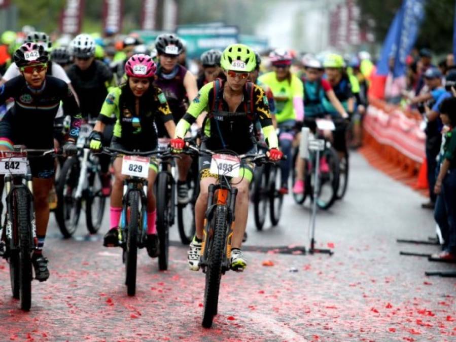 Las mujeres que se robaron el show en la Sexta Vuelta Ciclística de Tegucigalpa