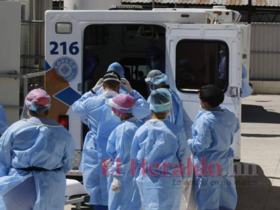 FOTOS: Trasladan primeros pacientes al hospital móvil de Tegucigalpa