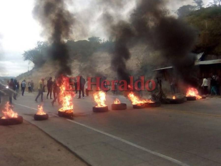 FOTOS: Tomas y desalojos en distintas carreteras de Honduras