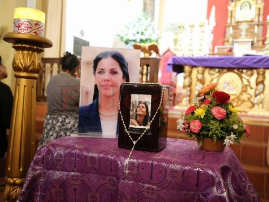Entierran restos de la periodista hondureña Indira Murillo en el Cementerio General de la capital