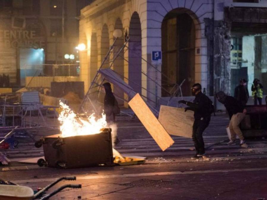 Francia revive su espíritu revolucionario con ola de protestas contra el gobierno