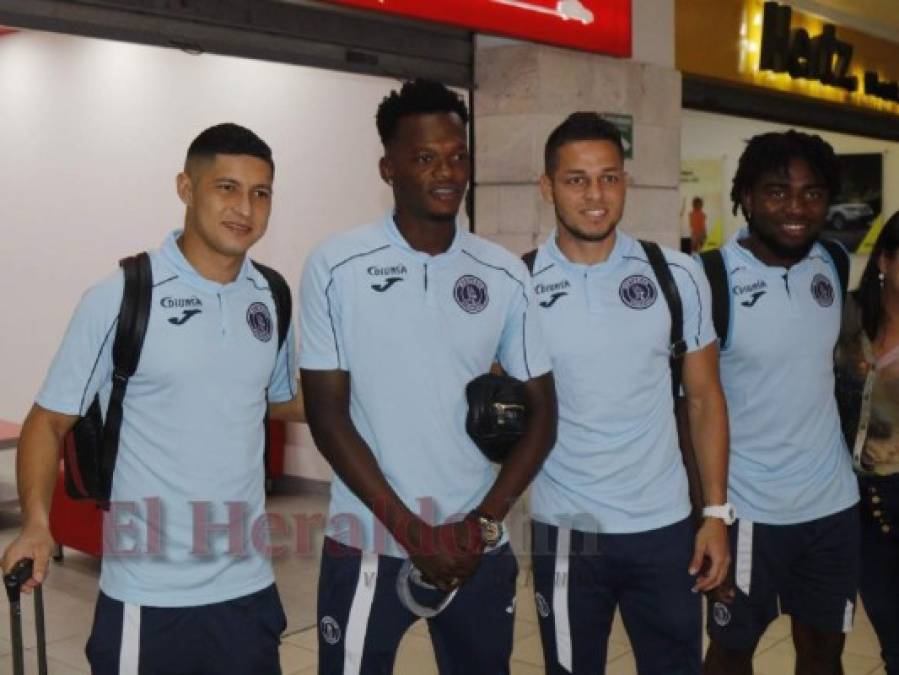 FOTOS: Entre abrazos y selfies, así viajó Motagua a Costa Rica para la final ante Saprissa