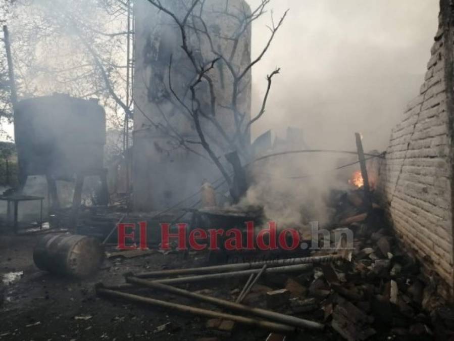 (FOTOS) Carros calcinados, casas dañadas y cenizas: así quedó escena tras accidente en salida al sur de Honduras