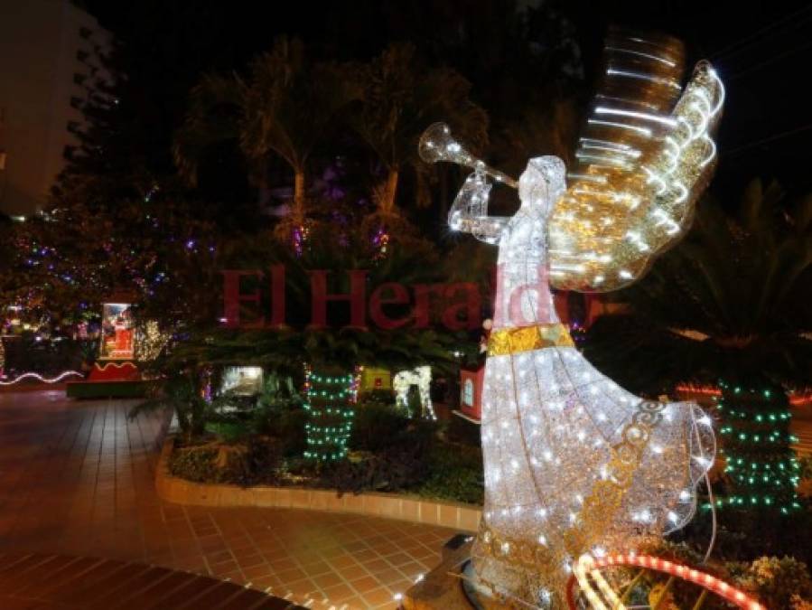 Fotos: Destellos de Navidad ya se aprecian en los parques de la capital de Honduras