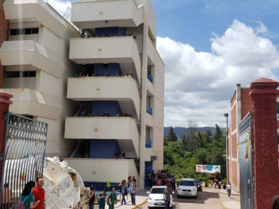 FOTOS: Sin paso en bulevar Suyapa por protestas frente a UNAH