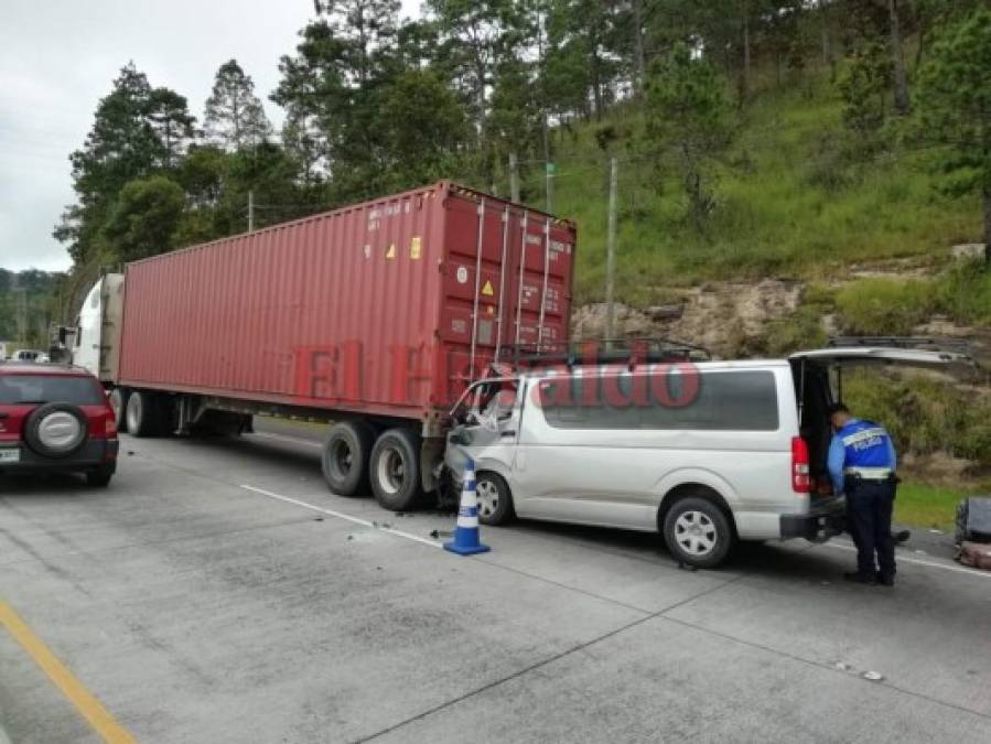 Así ocurrió el trágico accidente entre un busito y una rastra en la carretera al norte