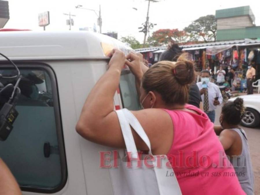 Angustia, llanto y empujones: el drama de familiares de reclusos heridos en La Tolva