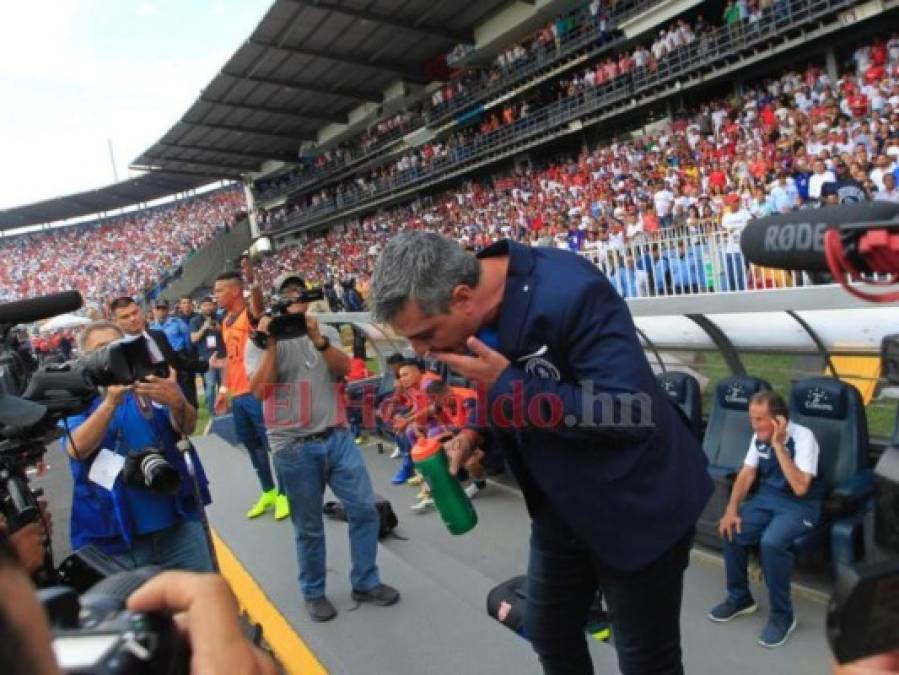 FOTOS: Golpes, empujones y gritos, así fue el altercado de Diego Vazquez en la cancha del Nacional