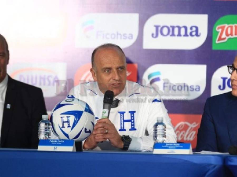 FOTOS: Los gestos de Fabián Coito durante su presentación como entrenador de Honduras