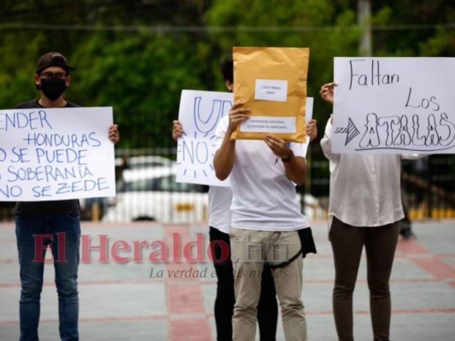 'UNAH no ZEDE': Interponen recurso de inconstitucionalidad en la CSJ (FOTOS)