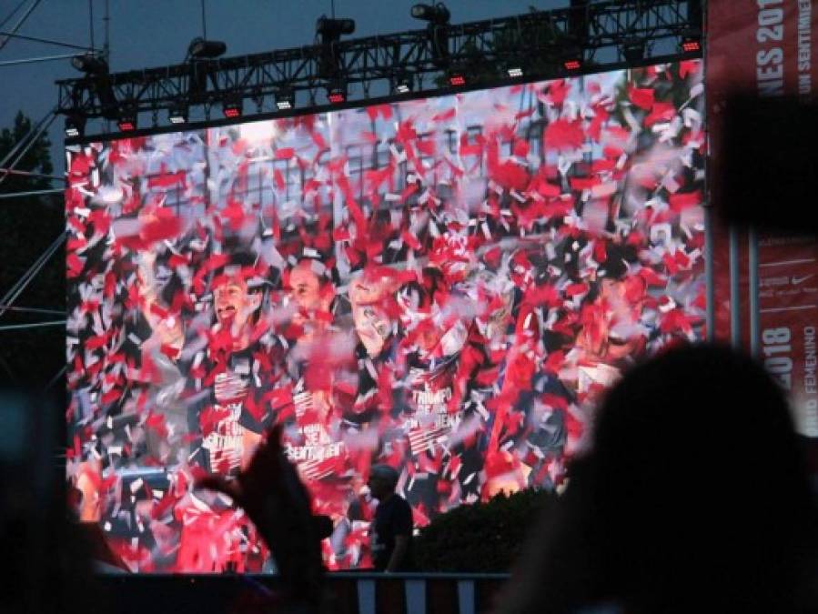 El Heraldo celebró en Neptuno con el Atlético de Madrid su título de la Europa League