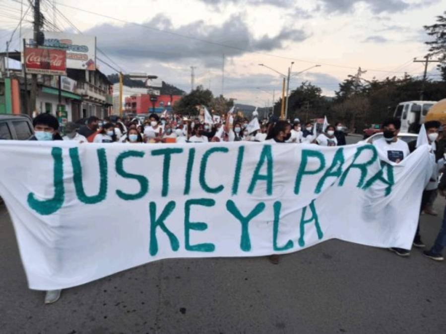 Así fue la marcha de antorchas para exigir justicia por la muerte de Keyla Martínez