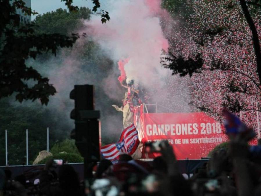 El Heraldo celebró en Neptuno con el Atlético de Madrid su título de la Europa League