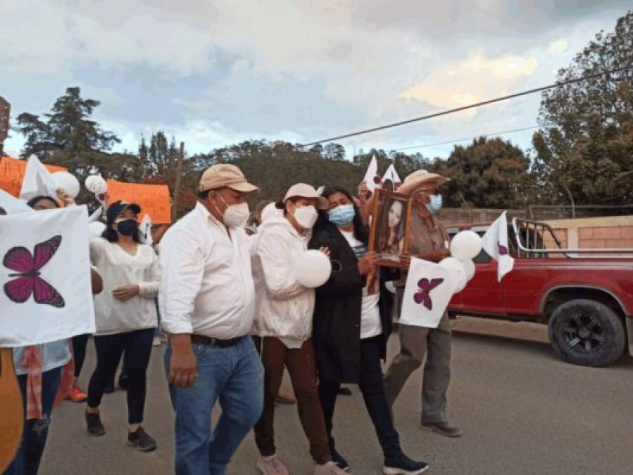 Así fue la marcha de antorchas para exigir justicia por la muerte de Keyla Martínez