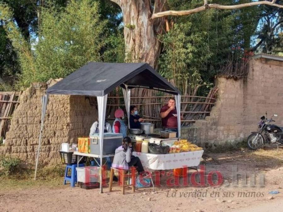 En vehículo, mototaxi o caballo: Así llegó a votar la gente en Santa Ana, Ojojona y Sabanagrande