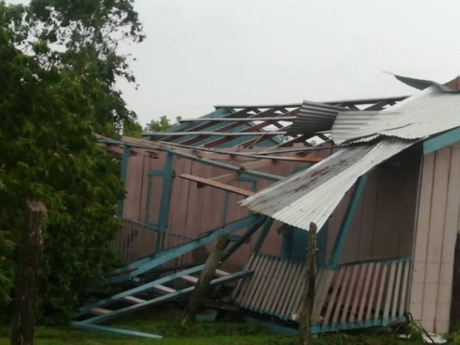FOTOS: Huracán Iota ya deja severos daños en La Mosquitia