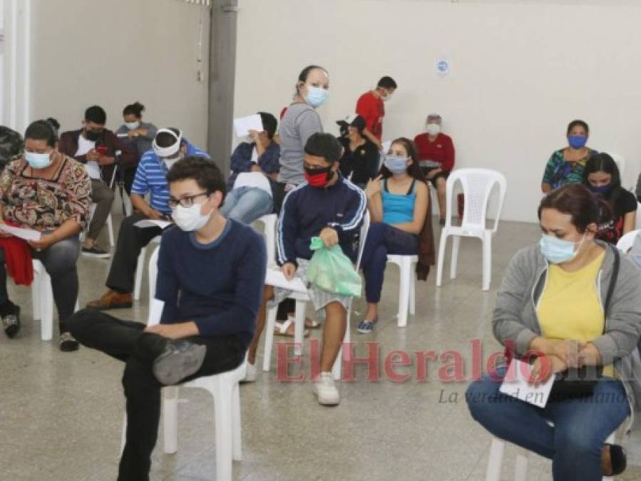 FOTOS: Abarrotado el centro de triaje del Infop a pocas horas de su inauguración