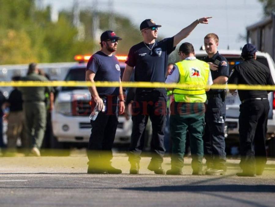 Fotos desde la iglesia en Sutherland Springs donde masacraron a 27 personas