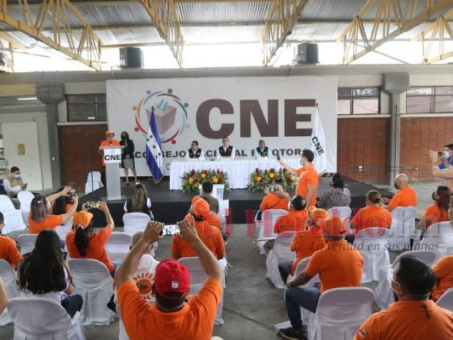 Alianzas azul y verde, aplausos y discursos: lo que se vio en la entrega de planillas al CNE (FOTOS)