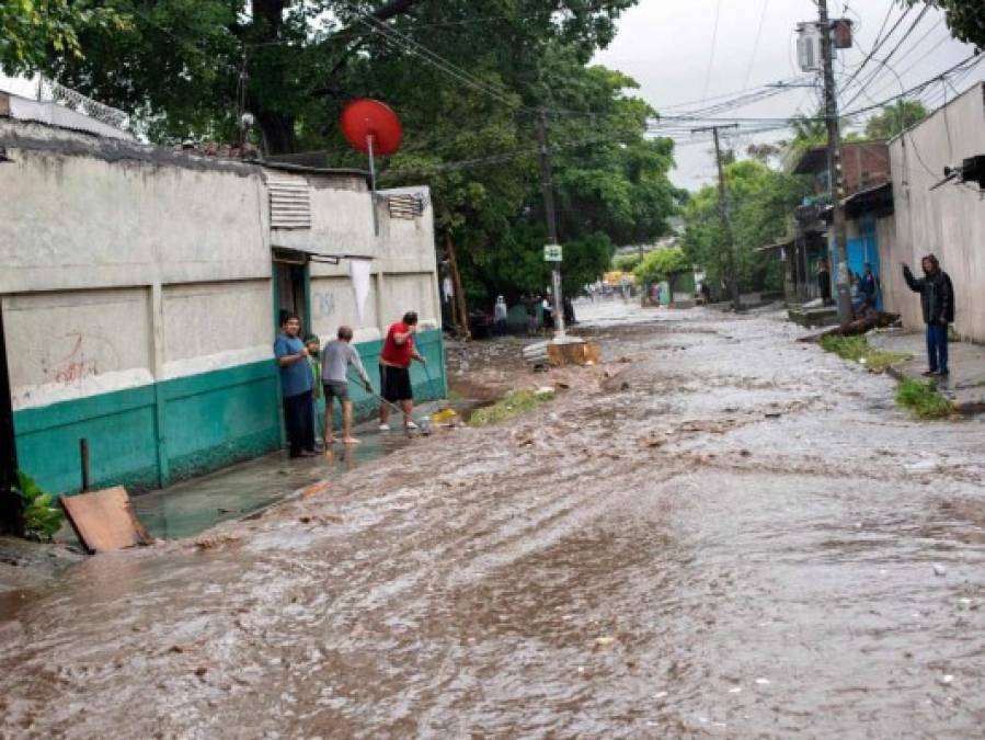 Muertos e inundaciones: estragos de la tormenta Amanda en El Salvador (FOTOS)