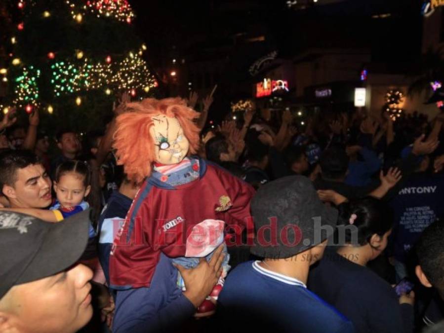 Mascotas y máscaras, las fotos más curiosas de la final Motagua-Saprissa