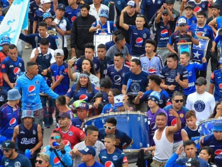 Así fue la llegada de la barra del Motagua al Estadio Nacional de Tegucigalpa