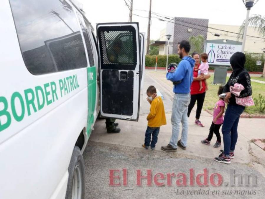 Hondureños migrantes: En los brazos cargan a sus hijos...y en el alma, dolor y resignación; imágenes que conmueven