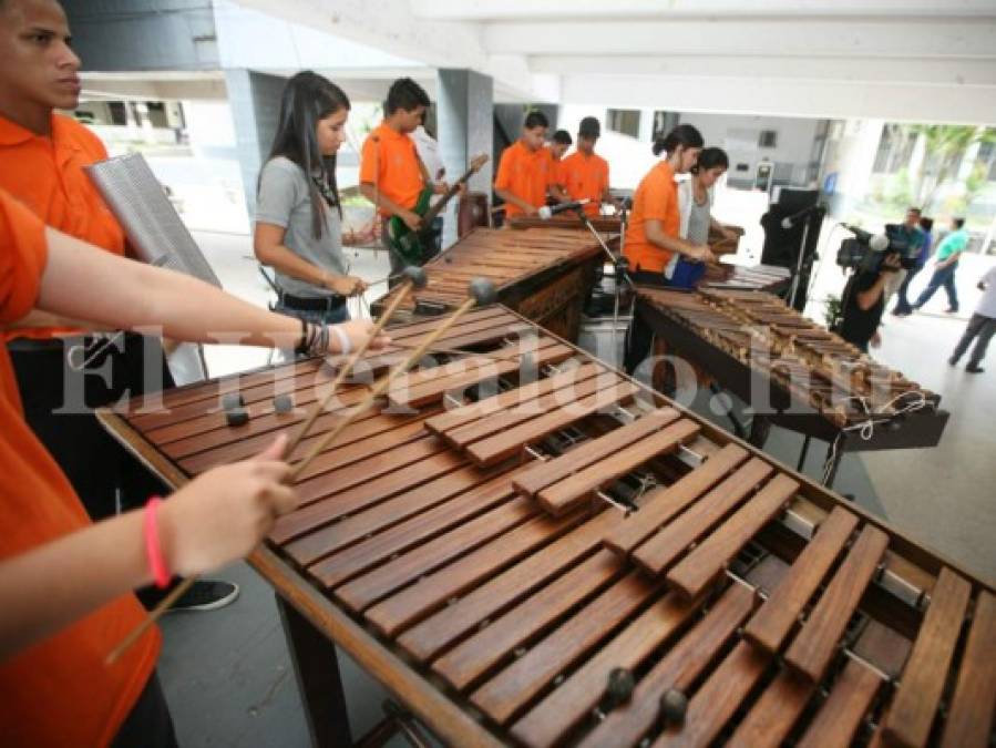 ¡Orgullo! El Instituto Central Vicente Cáceres celebra su 139 aniversario