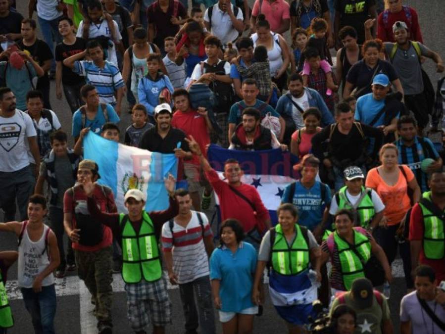 FOTOS: Así fue la llegada de la caravana migrante de hondureños a México