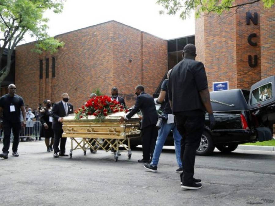 FOTOS: Tristeza e indignación marcan funeral de George Floyd en Minneapolis